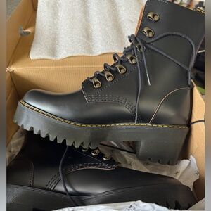 Doc Martens Leona Vintage Smooth Leather Heeled Boots NIB